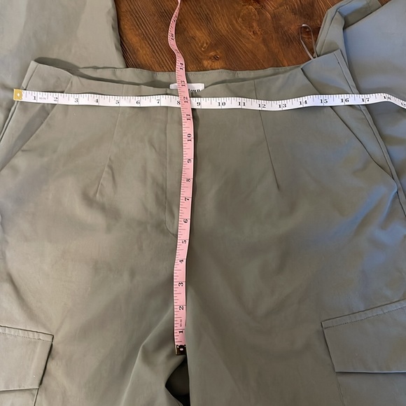 superdown Mae Cargo Pant in Olive| Large - Picture 4 of 7